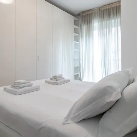Italianway - Carducci 21 * Milano